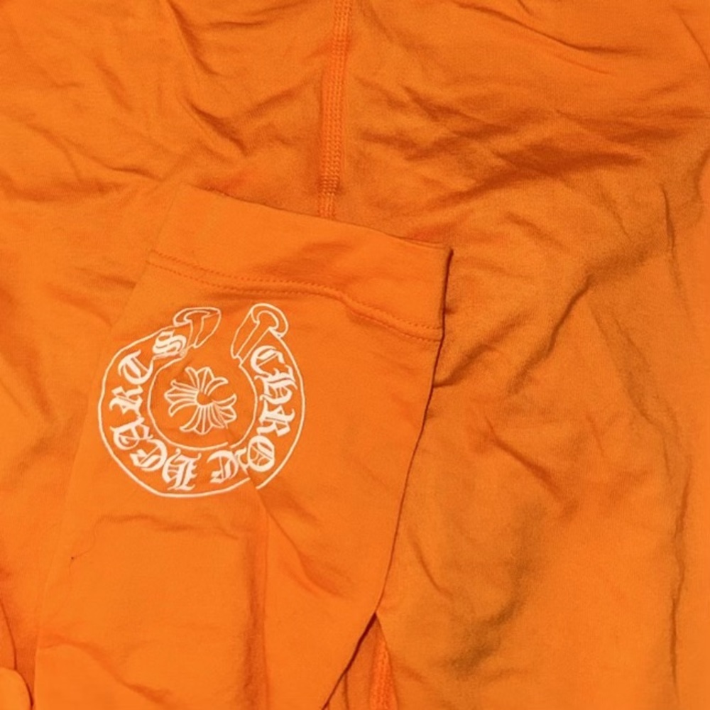 Chrome heart leggings !